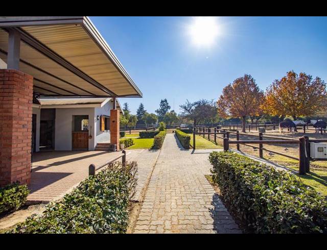 4 BEDROOM HOUSE FOR SALE IN BEAULIEU